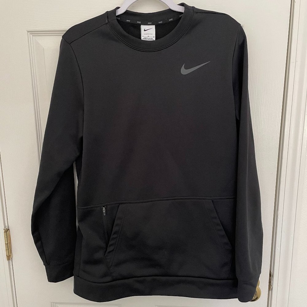 Nike sweatshirt Therma-Fit technology